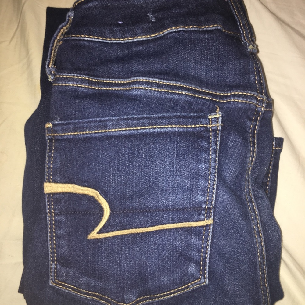 AMERICAN EAGLE JEANS